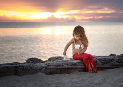 photo d'une petite fille en tenue de sirène