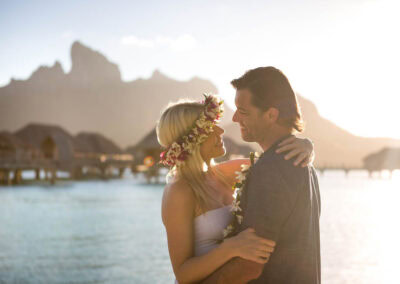 photo d'un couple au coucher de soleil