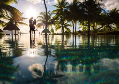 photo d'un couple en silhouette au coucher du soleil