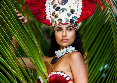 portrait d'une jeune femme en tenue traditionnelle