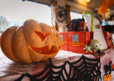 la décoration du train rouge d'halloween