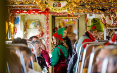 Le Train Rouge de Noël en photo : une aventure magique!