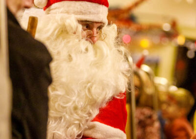 le père noël à bord du train rouge de Noël (Tpcf)